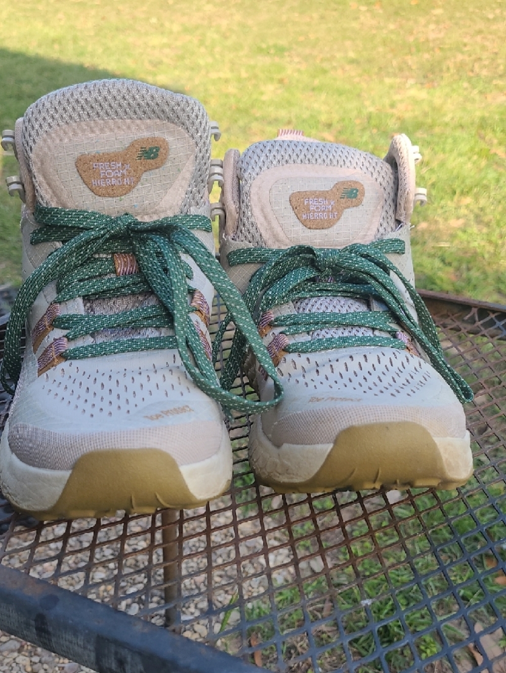 New Balance Women’s Fresh Foam Hierro Ht Vibram Trail Sneakers Size 8 - Picture 4 of 9